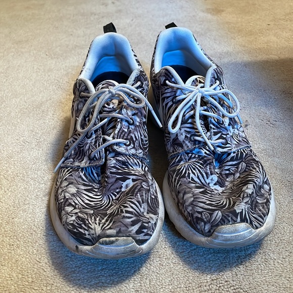 Nike Roshe - Picture 5 of 8